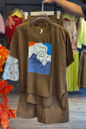 Brown Two-Piece Set with Abstract Face Print 🎨👗