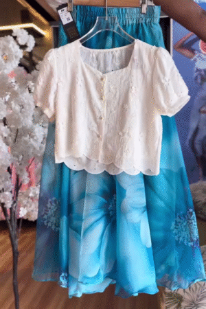 💎Cream Lace Crop Blouse with Ocean Blue Floral Skirt – Dreamy Coastal Ensemble