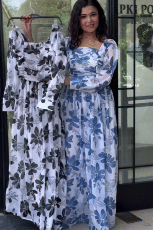 🌿✨ Elegant Blue & Monochrome Floral Printed Full-Length Maxi Dress with Flowing Silhouette & Statement Sleeve Design ✨🌿