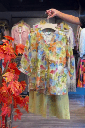 🌈🍂 Autumn Bloom Fusion Co-Ord Set – Artistic Printed Top & Relaxed Shorts ✨🌿