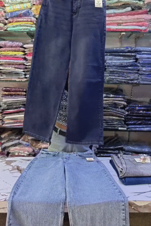 Classic Fade High-Waist Straight Fit Denim Jeans – Everyday Cool Essential 👖💙✨