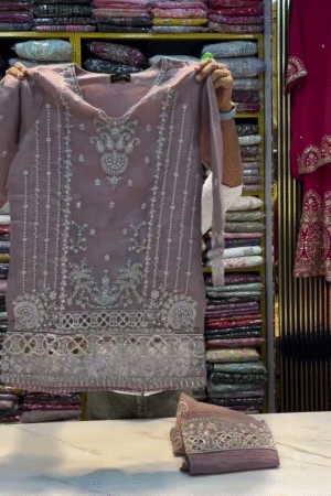 Luxury Soft Mauve Embroidered Traditional Straight Kurta Set 🌸✨