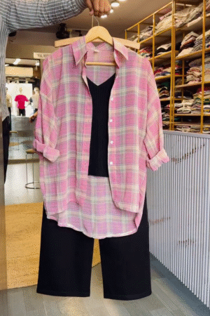 Chic Pink Plaid Oversized Shirt with Black Inner Top and Relaxed Wide-Leg Capri Pants Co-Ord Set for Women 💕✨👚